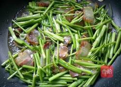 野芹菜炒腊肉的做法图解9