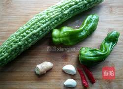 素炒苦瓜的做法图解2