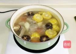 胡萝卜玉米山药排骨汤的做法图解6