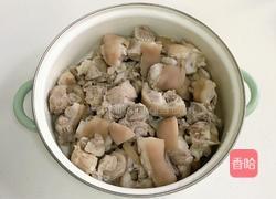 红糟焖猪蹄的做法图解3