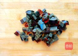 凉拌皮蛋豆腐的做法图解3