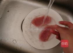 海鲜菇炒肉的做法图解1