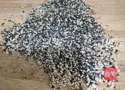 椒盐黑芝麻花卷的做法图解4