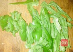 青椒面筋的做法图解2