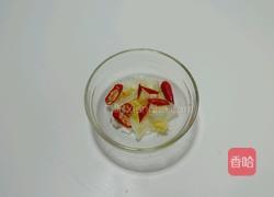 珍珠菇烩芹菜腐竹的做法图解3