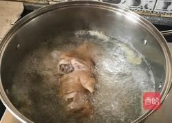 猪脚黑豆汤的做法图解2