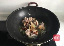 脊骨炖酸菜的做法图解5