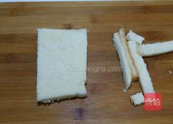 花生酱香蕉吐司卷的做法图解2