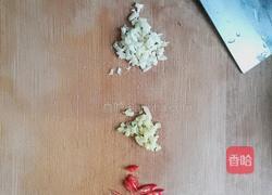 扁豆炒腊肉的做法图解1