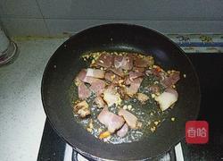 扁豆炒腊肉的做法图解5