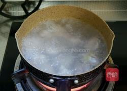 酸汤藕带焖鸡翅的做法图解2