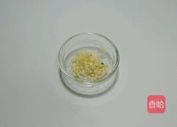 红极参炒茼蒿的做法图解3