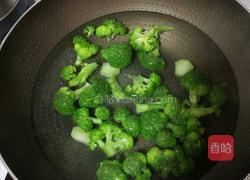 素炒西蓝花的做法图解2