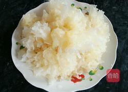 桃胶炖银耳的做法图解2