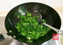 Illustration of how to make spinach soup with shredded pork and vegetable oil 6