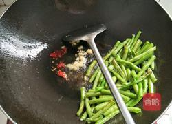 腊肉干煸豆角的做法图解9