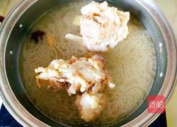 白萝卜炖大骨的做法图解15