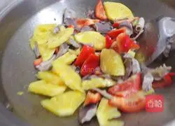 Illustration of how to make fried duck gizzards with pineapple 5