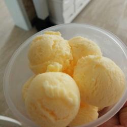 芒果味冰淇淋的做法[图]
