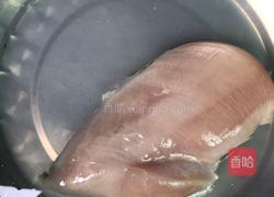 橄榄油香煎橙汁黑胡椒鸡胸肉的做法图解1