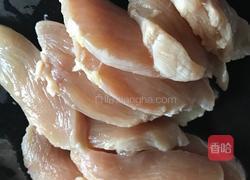 橄榄油香煎橙汁黑胡椒鸡胸肉的做法图解2