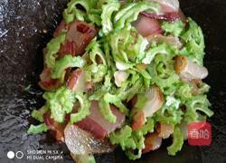 苦瓜炒腊肉的做法图解9