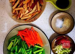 蒜苔炒豆干的做法图解2