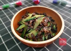 黄瓜炒木耳的做法图解1