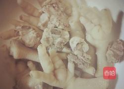 鸡爪排骨当归红枣枸杞汤的做法图解1