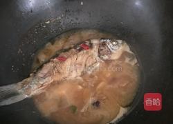 炖鲫鱼的做法图解6