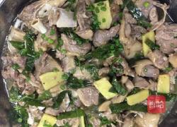 黄皮叶蒸鸭的做法图解3