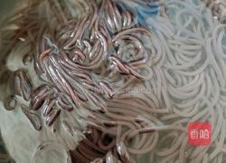 凉拌蕨根粉的做法图解2