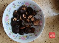 香菇虾米青菜的做法图解1