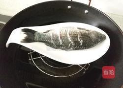凉拌大鲫鱼的做法图解2