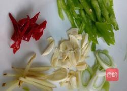 干香菇炒五花肉的做法图解1