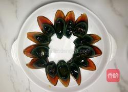 凉拌松花蛋 三分钟就能出菜的做法图解2