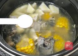 椰子乌鸡汤的做法图解4