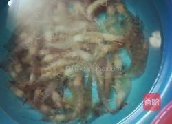 炸虾仁的做法图解1