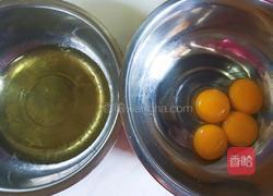 八寸心型戚风蛋糕的做法图解3