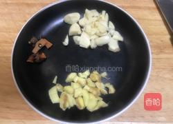 西红柿土豆炖牛腩的做法图解1