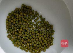 大米绿豆粥的做法图解2
