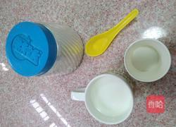 牛奶冰的做法图解1