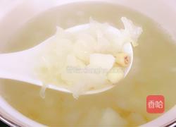 百合银耳莲子雪梨汤的做法图解4