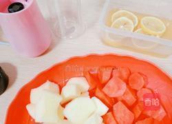 苹果胡萝卜汁的做法图解2