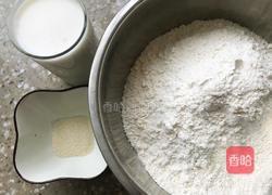 小豬奶黃包的做法圖解1