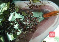 辣椒五花肉片的做法图解1