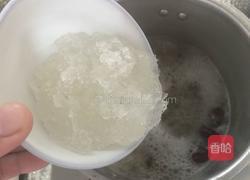 夏日的桃胶雪燕皂角米银耳羹的做法图解8