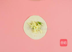 饺子皮版鸡蛋灌饼的做法图解2