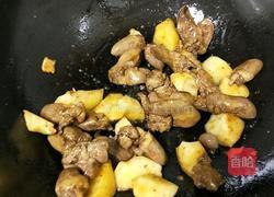 鸡肝炖土豆的做法图解7