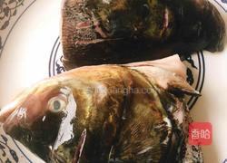 双色剁椒鱼头的做法图解1